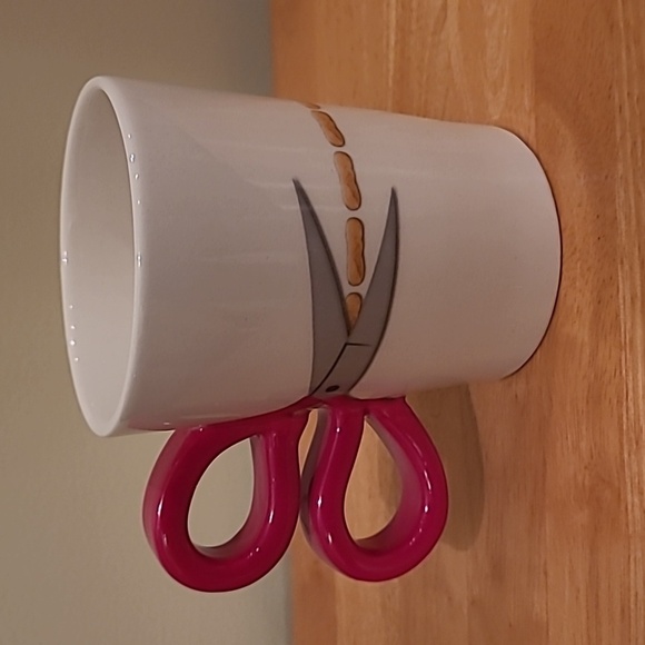 SCISSOR HANDLE DESIGN Ceramic Novelty Mugs, Set of 2 - Picture 10 of 16
